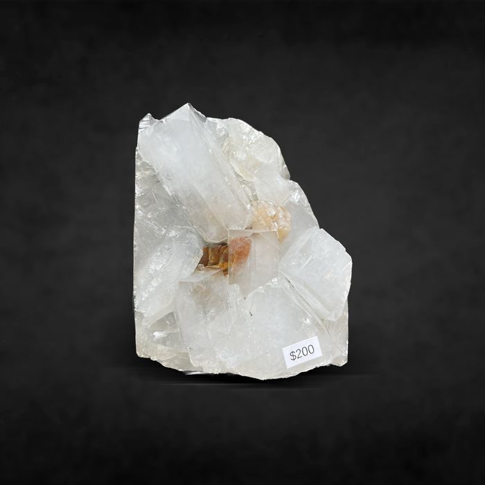 POWELLITE ON APOPHYLLITE